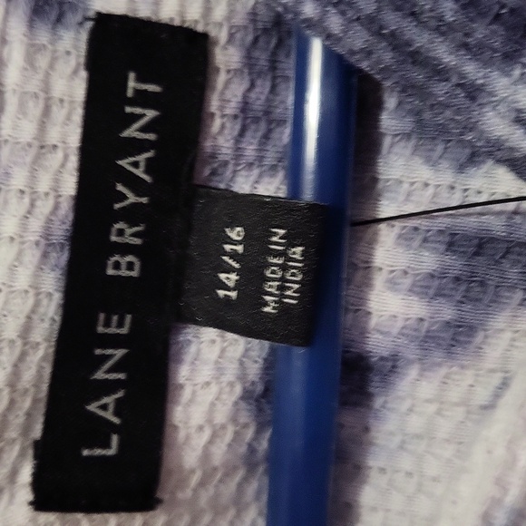 Ladies top - Picture 2 of 3